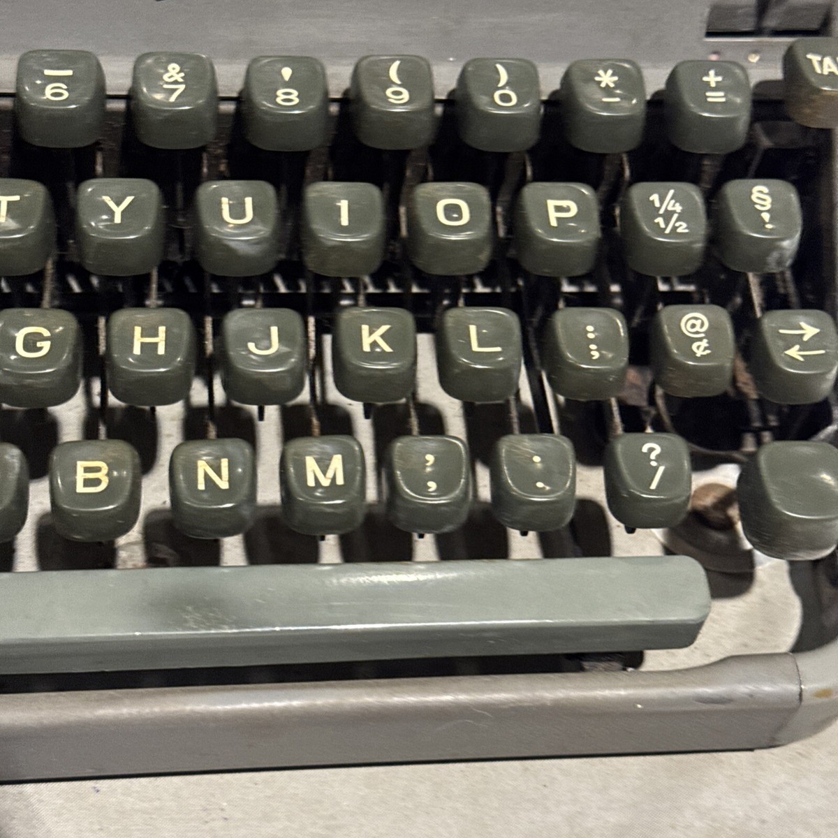 Vintage RARE 1950s Hermes 2000 Manual Typewriter See Description