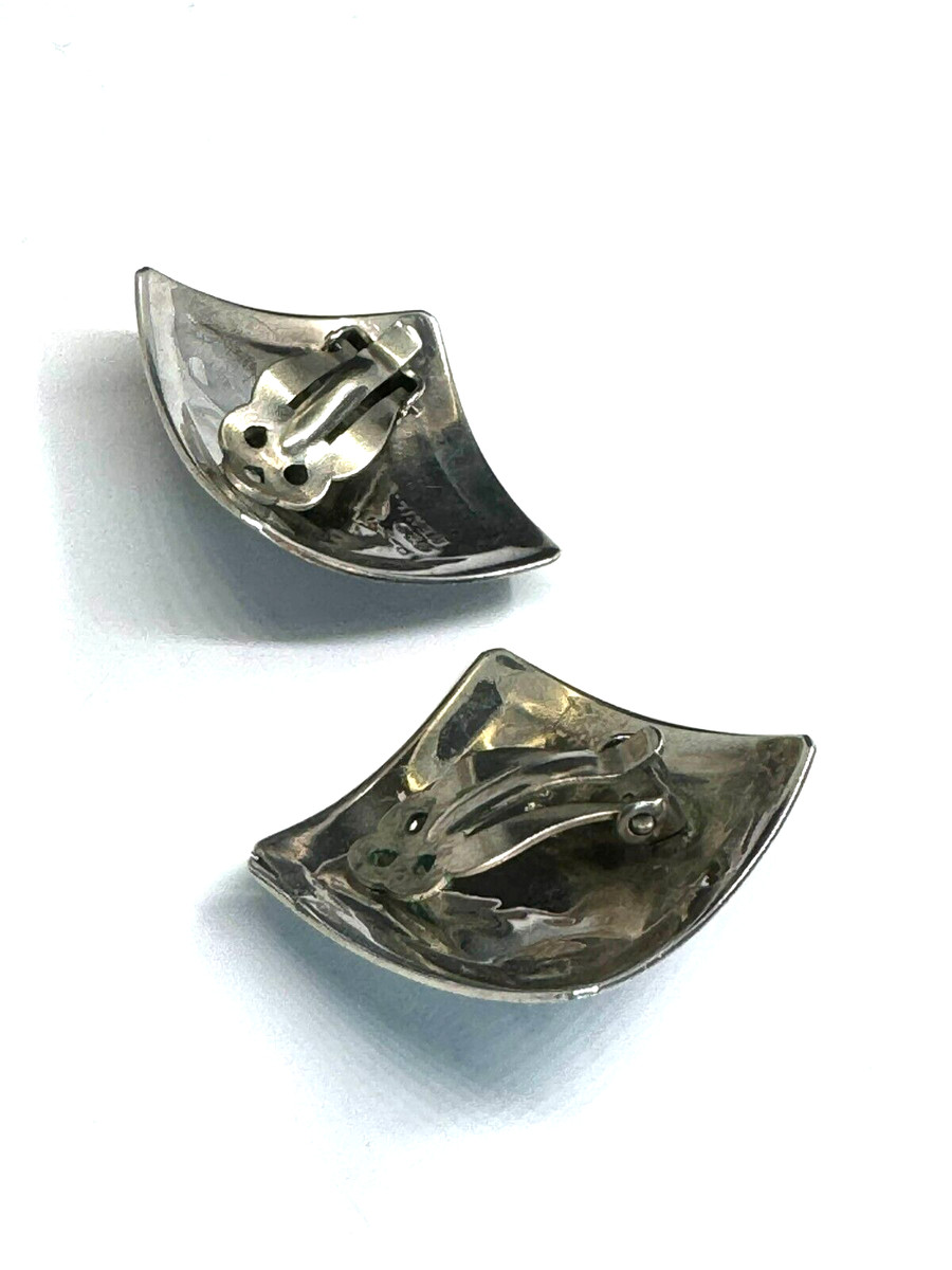 Taxco Nat. Amer. Design 925 Sterling Silver And Turquoise  Earrings Ear Clips View 3