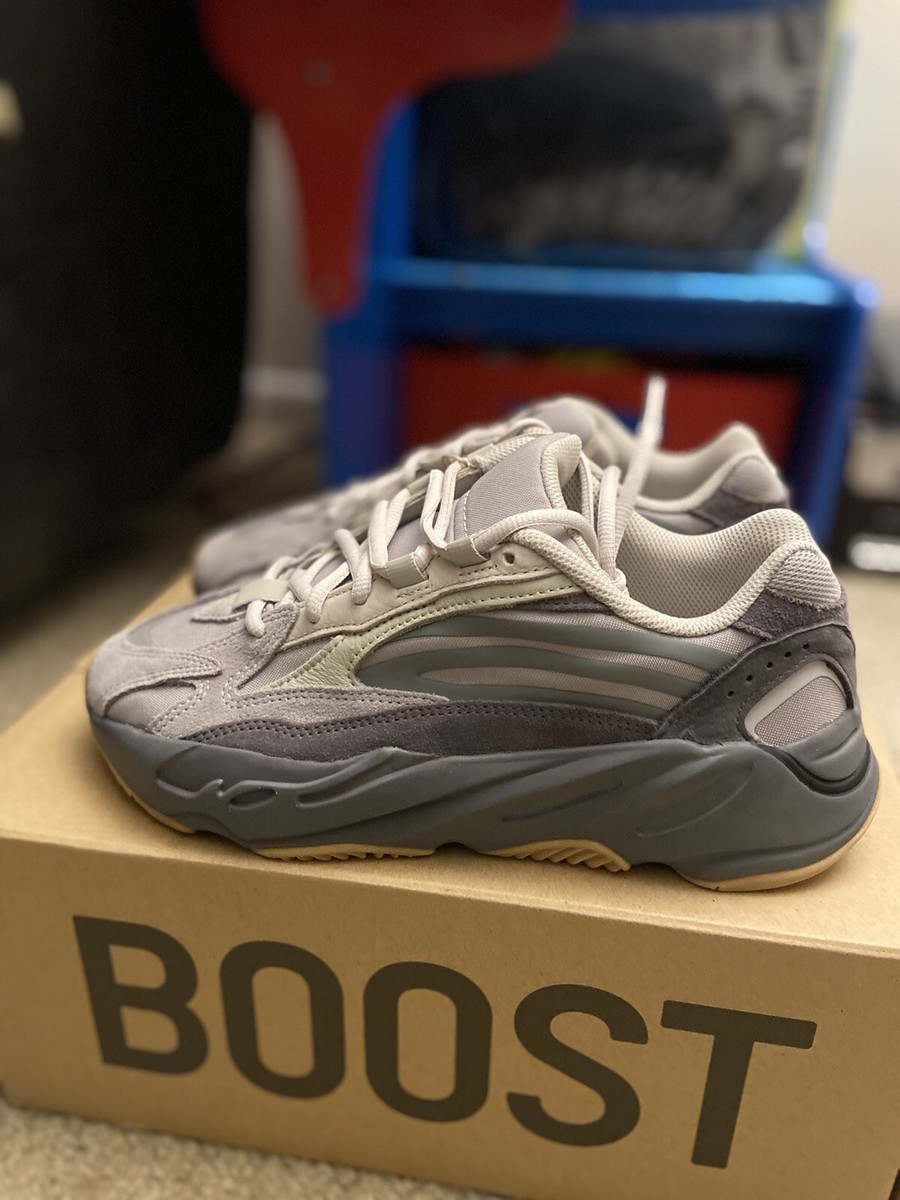 Size 6.5 Mens / 8WMN - adidas Yeezy Boost 700 V2 Tephra | FU7914