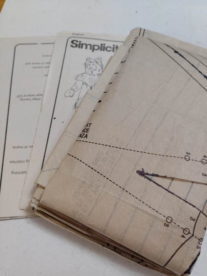 Lion Kids Childs 3-8 Costume Simplicity 7825 Sewing Pattern Wizard Of Oz Suit - Image 4 of 4