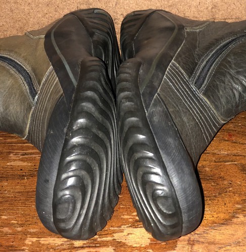 Clarks Size 7M Women’s Gray Leather Muckers Rainboots - Picture 11 of 21
