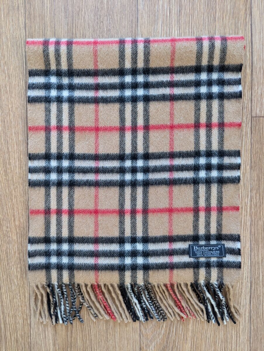 Vintage Burberry's Classic Long Beige Nova Check Cashmere Vintage Burberry's Classic Long Beige Nova Check Cashmere