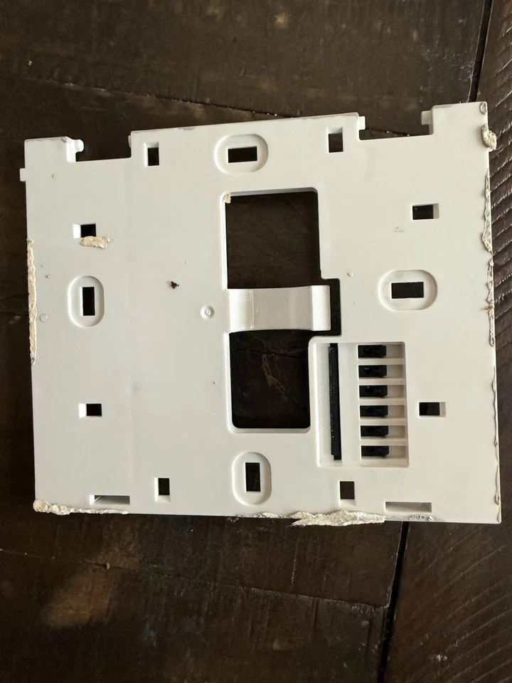 Carrier SYSTXCCITC01-A (Version 12) Infinity Touch Programmable Thermostat - Image 2 of 4