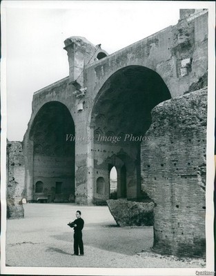 1956 Photo Artist Paints Basilica Of Maxentius Ruins In Rome Architecture 7x9