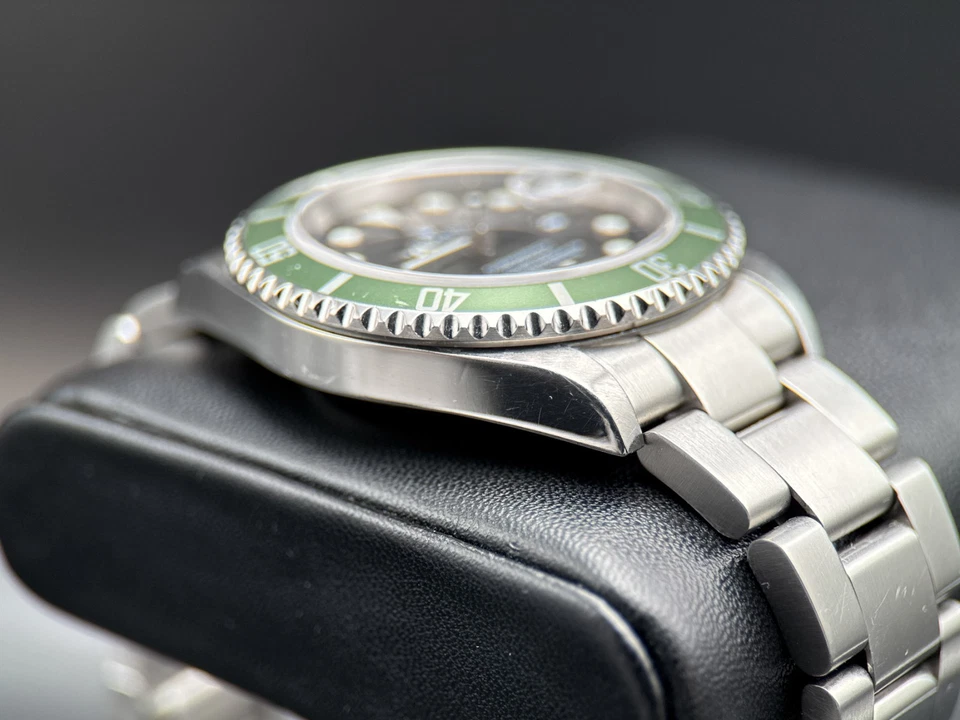 Reloj automático Rolex Submariner Date 16610LV Kermit esfera negra bisel verde 40 mm Foto 4 de 4