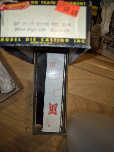 HO Roundhouse B56 Miller High Life 50' Plug Door Boxcar Kit Rd 80260 NIB AM6 | Condition: New