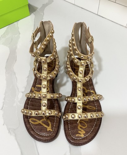 NUEVO CON ETIQUETAS - Sandalias Gladiador Sam Edelman Estella Doradas Tachonadas - Talla 8 - Imagen 4 de 14