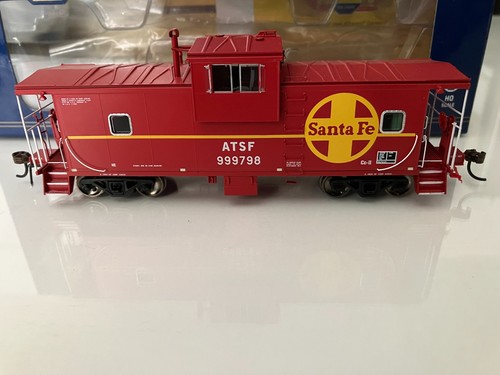 ATHG78378 Athearn Genesis Santa Fe Wide Vision Caboose #999798 con sonido tsunami | Condition: Used