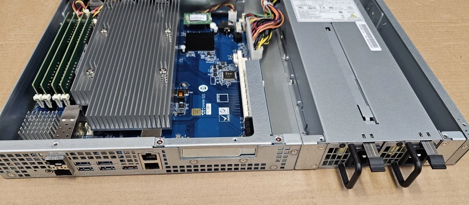 QNAP TS-977XU-RP 4 X 20TB EXOS HDD / 5 X 4TB SAMSUNG SSD / 64GB RAM 1U RACK NAS - Image 4 of 4