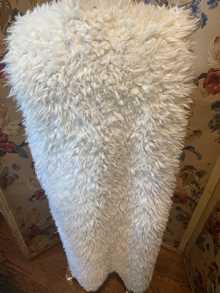 Ecote Furry Soft Ivory Long Vest Boho Western Sz Medium Fall Mob Fun Chic - Image 2 of 4