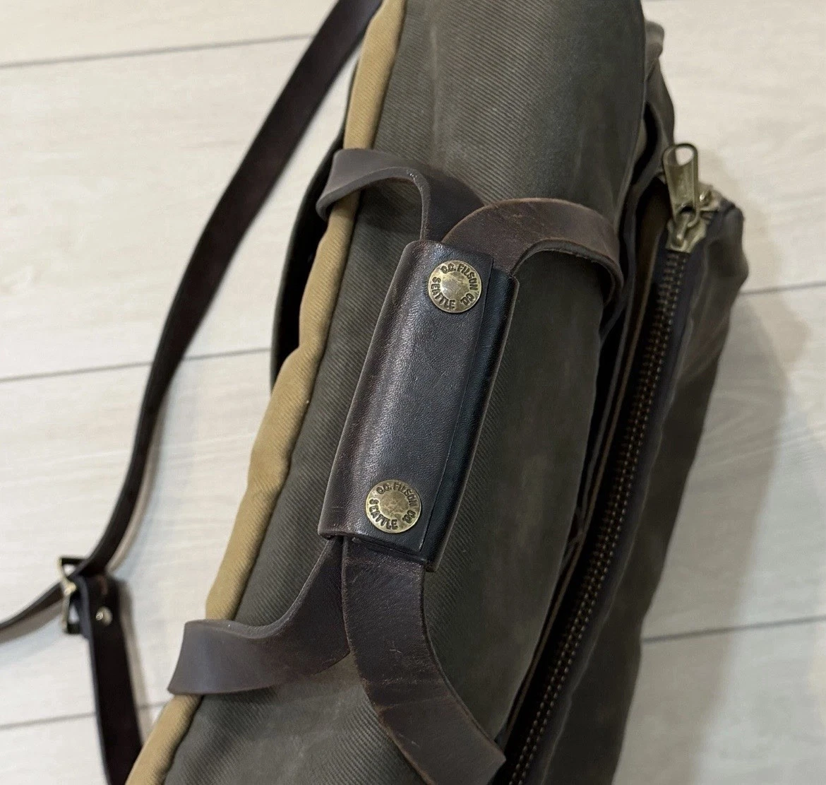 Filson Rare Green/Tan Padddd Computer Briefcase 258
