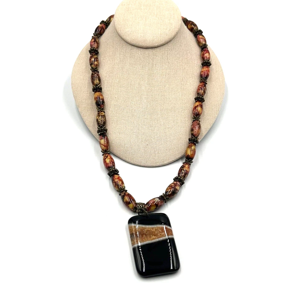 Collar colgante de jaspe ágata de fuego rojo simulado cuentas pulidas espaciadores de bronce Foto 2 de 4