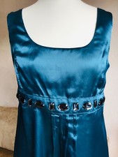 Elegant Green/blue Satiny beaded dress, Size 10 – Ideal for Parties & Cocktails!