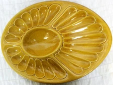 Vtg 1970s Harvest Gold Yellow Oval Divided Dish Chips Dip Shell Petals Textured