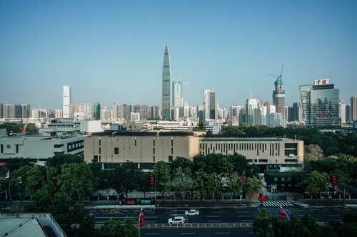 VILTROX 13mm f/1.4 Super Ultra Wide Angle APS-C AF Lens for Sony E-Mount Cameras - Picture 9 of 10