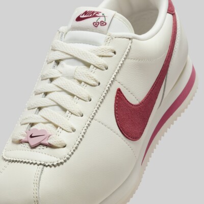 靴 b0827 NIKE WMNS CORTEZ 24cm b0827 NIKE WMNS CORTEZ 24cm - メルカリ