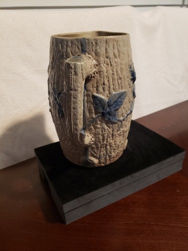 LOVELY 1800's MAJOLICA PITCHER TREE BARK/ TAN & BLUE - Picture 3 of 8