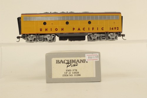 Locomotora motorizada Bachmann escala HO Union Pacific UP #1492 DC F7B | Condition: Used