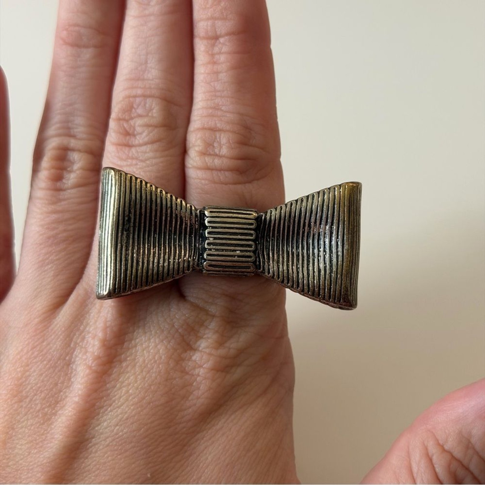 Silver Tone Bow Statement Ring – Adjustable Stret… - image 1