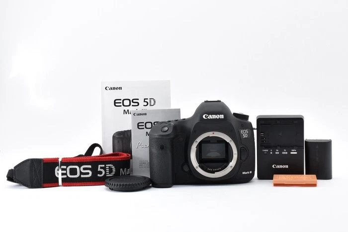 Canon EOS 5D Mark III, foto 1 di 2