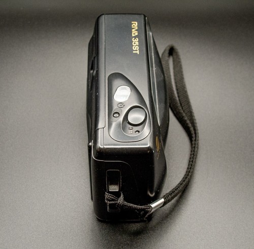 MINOLTA RIVA 35 ST Quartz Date Point & Shoot Film Camera 35mm TESTED AA Battery - Picture 4 of 5