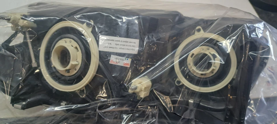 Farol Farol Lado Direito do Passageiro NOVO para 99-04 Chrysler 300M - Imagem 4 de 4