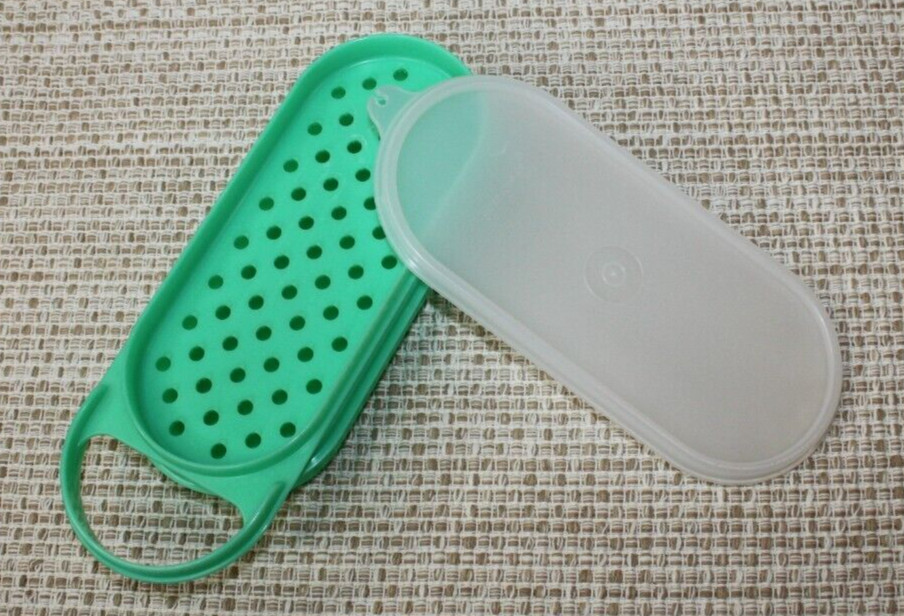 VTG TUPPERWARE JADEITE CHEESE GRATER SHREDDER w/STORAGE KEEPER #1374/1375/1376