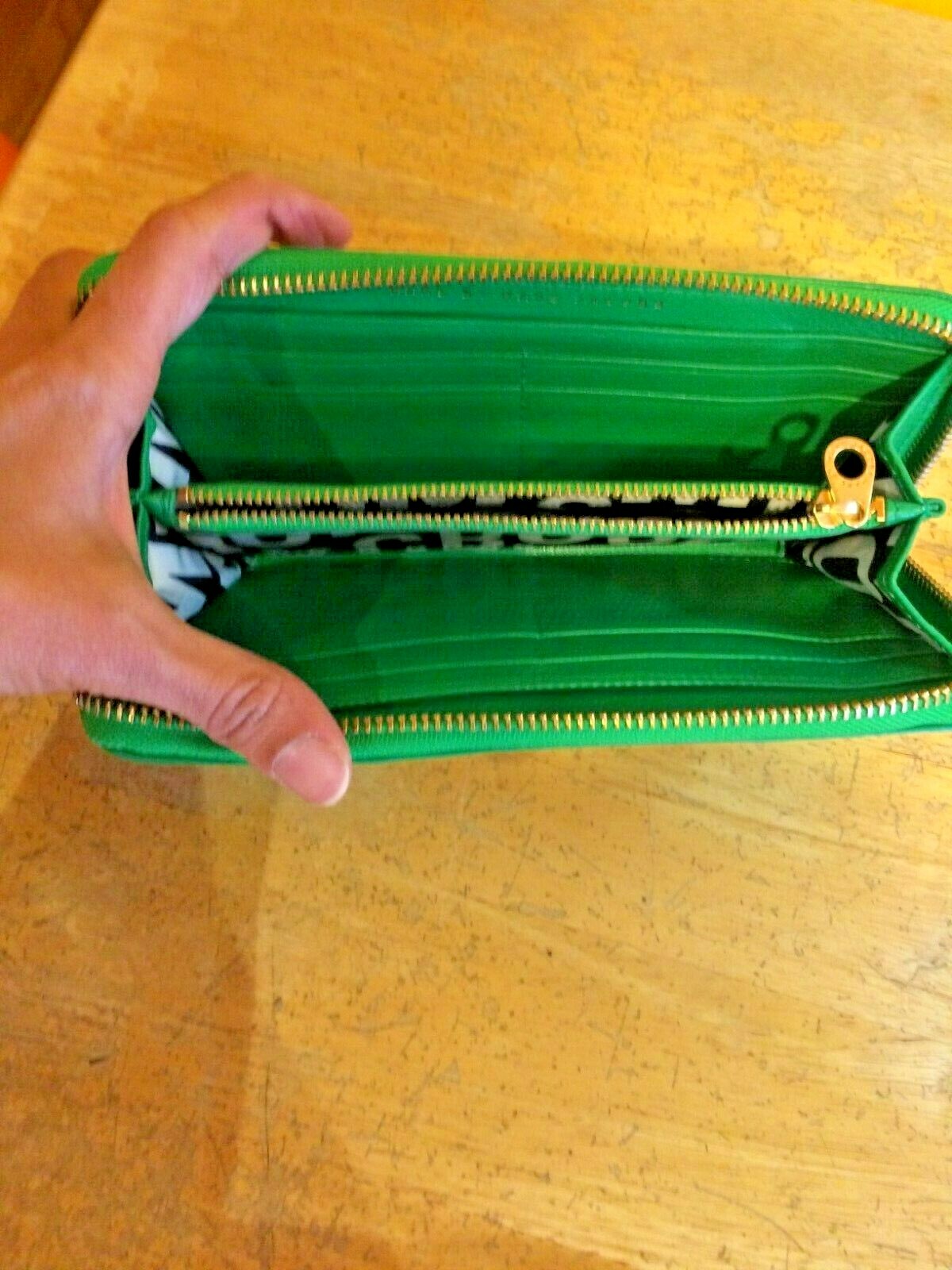 marc jacobs zip around wallet