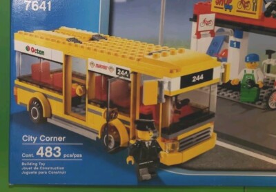 LEGO 7641 City Corner Pizza Oven Bike Shop Bus Stop Skateboard
