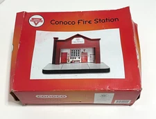 CONOCO Fire Station Patrol Model Crown Vintage Building Premium 2001 Diorama