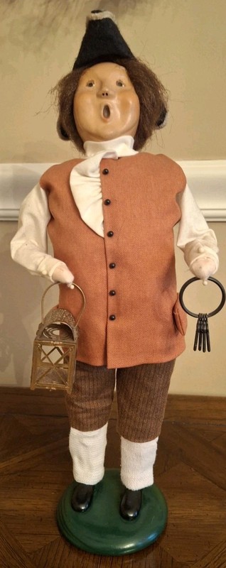 Vintage Byers' Choice 2001 Williamsburg Inn Keeper Caroler With Lantern & Keys 