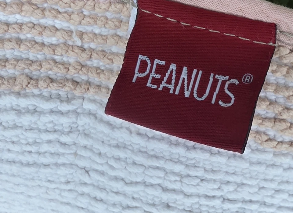 Tapete de banho Pottery Barn Kids Peanuts Snoopy 28x28” (raro) - Imagem 3 de 4