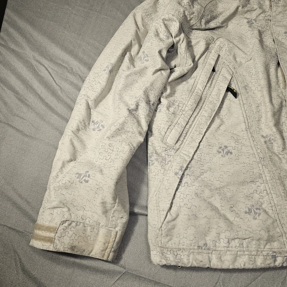 Vintage 2005 Volcom Nimbus Puzzle Print Snow Jacket Men's L White/Yellow G185305 - Image 2 of 4