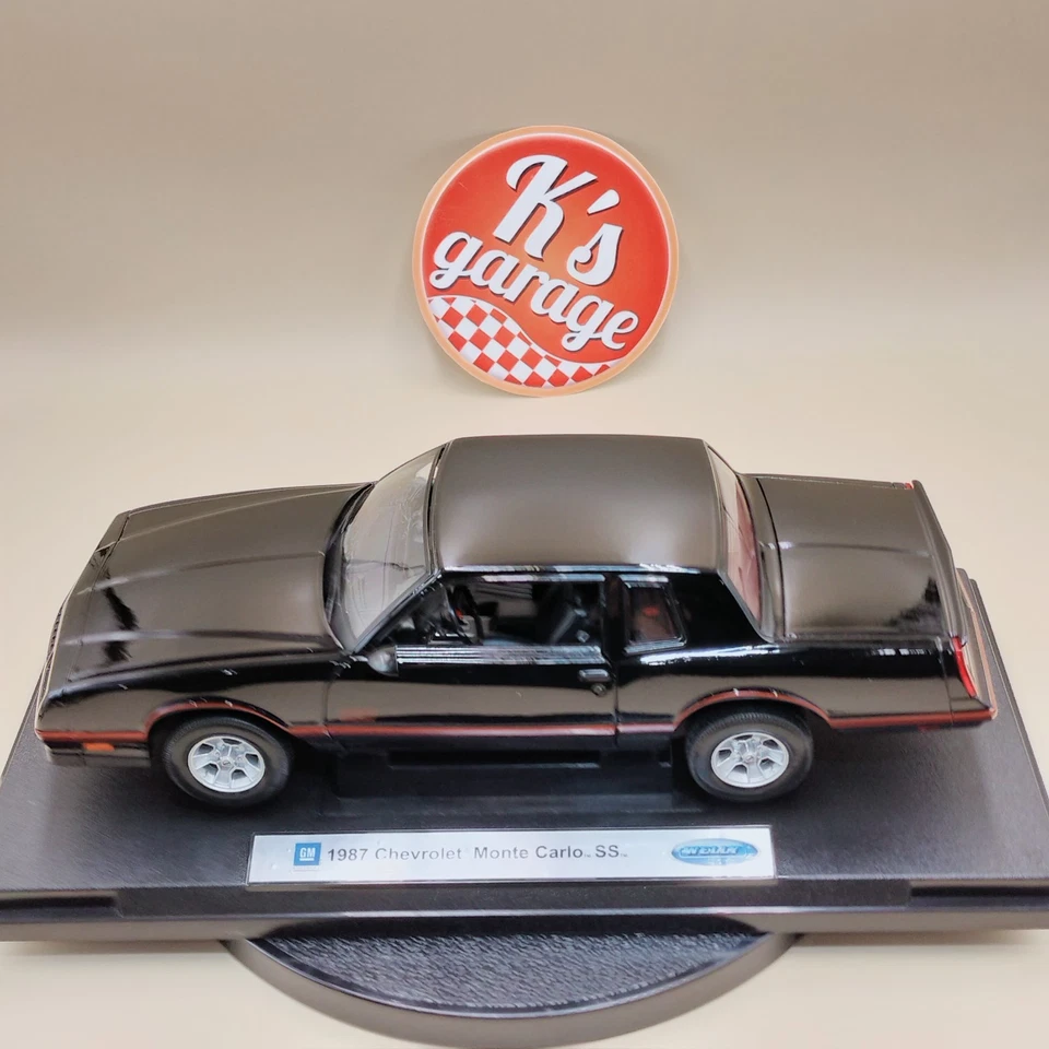 Welly 1/18 1987 Chevrolet Monte Carlo SS Black Diecast metal 12558BK - Image 3 of 4
