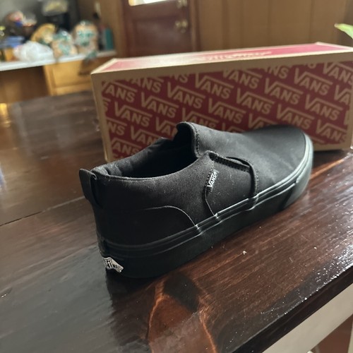 Vans (canvas) Black/Black youth size 7 NIB slip on - Picture 3 of 6