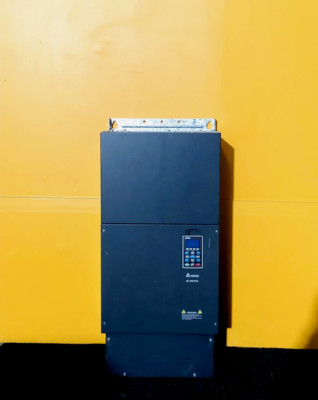 Delta C2000 VFD2000C63A 3PH 525-690V 50/60Hz 205A Input 268 HP AC Drive. Tested!