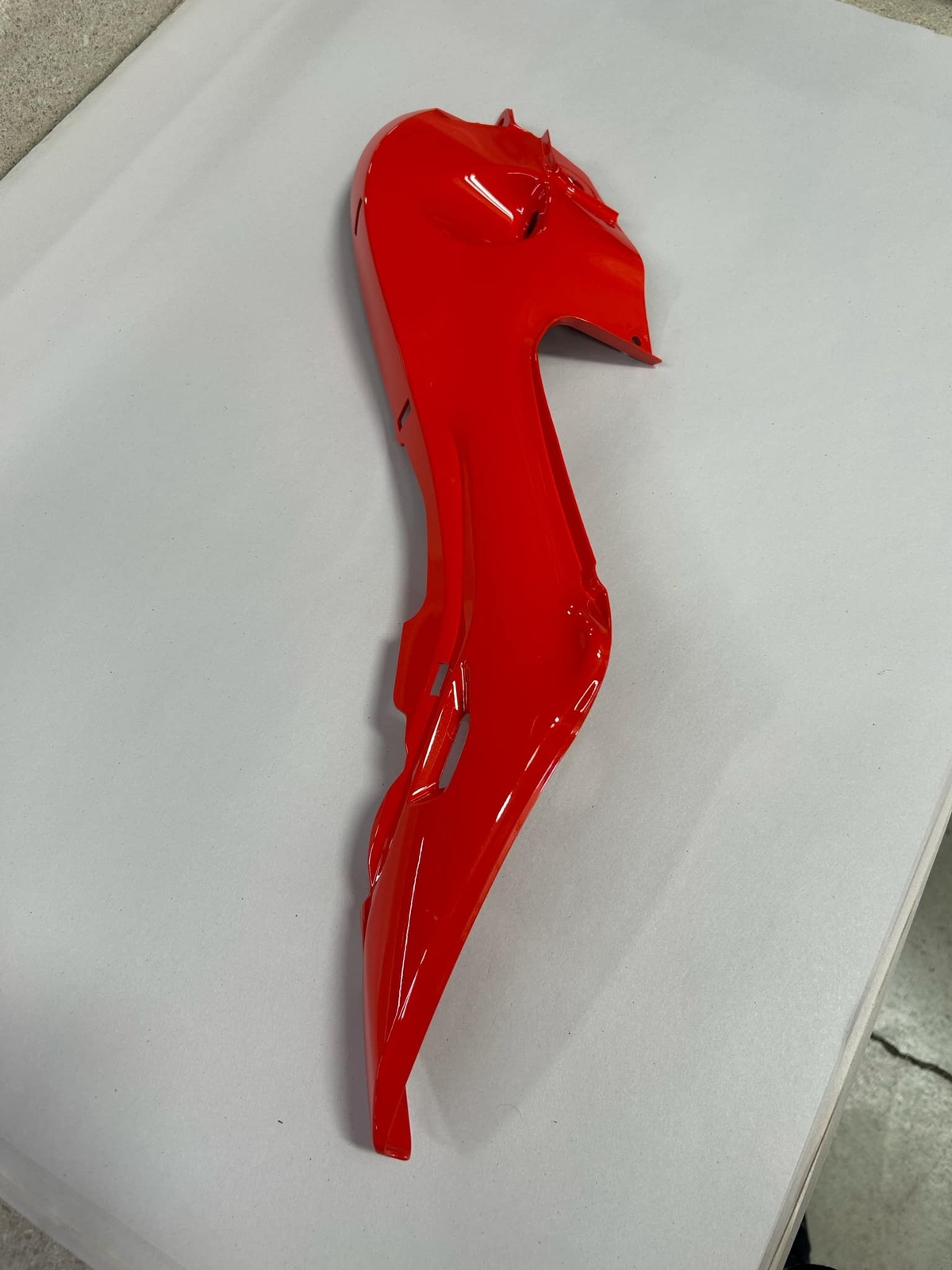GEN 3 SUZUKI OEM RIGHT FRAME COVER ORANGE 47111-10L00-QRE BRAND NEW