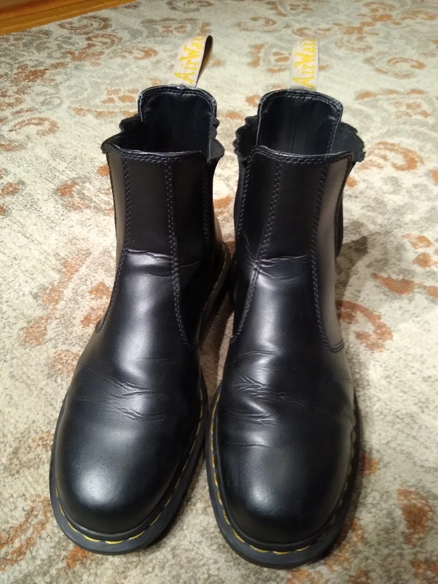 Air wear 2025 chelsea boots