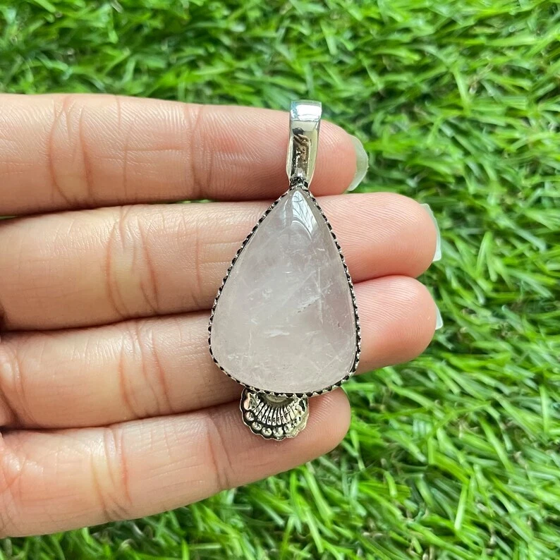 Colgante de plata de cuarzo rosa colgante de plata de ley 925 hecho a mano colgante de piedras preciosas Foto 3 de 4