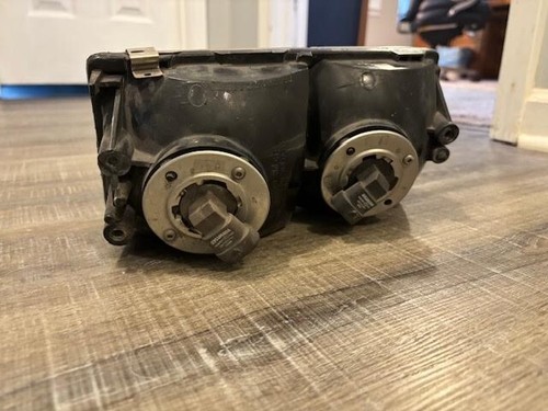 1992-2002 Cadillac Eldorado LEFT Headlight PN#16517251 - Picture 4 of 5