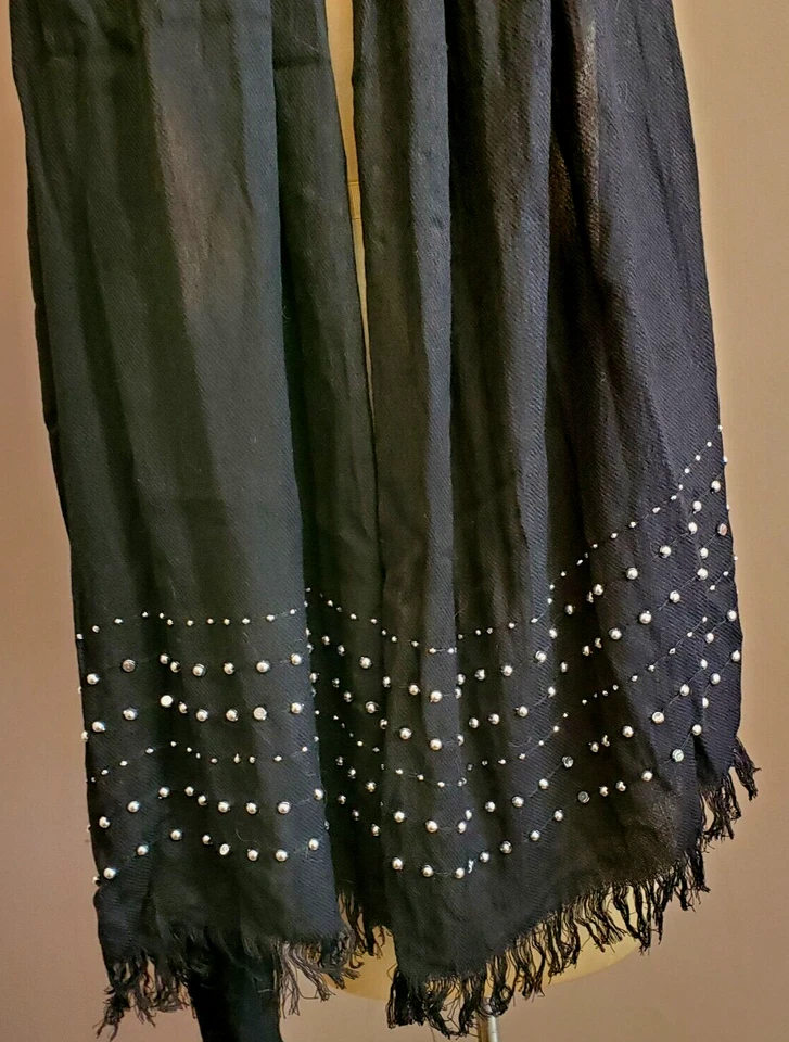 Colección Dieciocho Chal Envoltura Negro Plata Sólida Tachuelas Flecos 22x 70" Metal Años 80 Foto 4 de 4