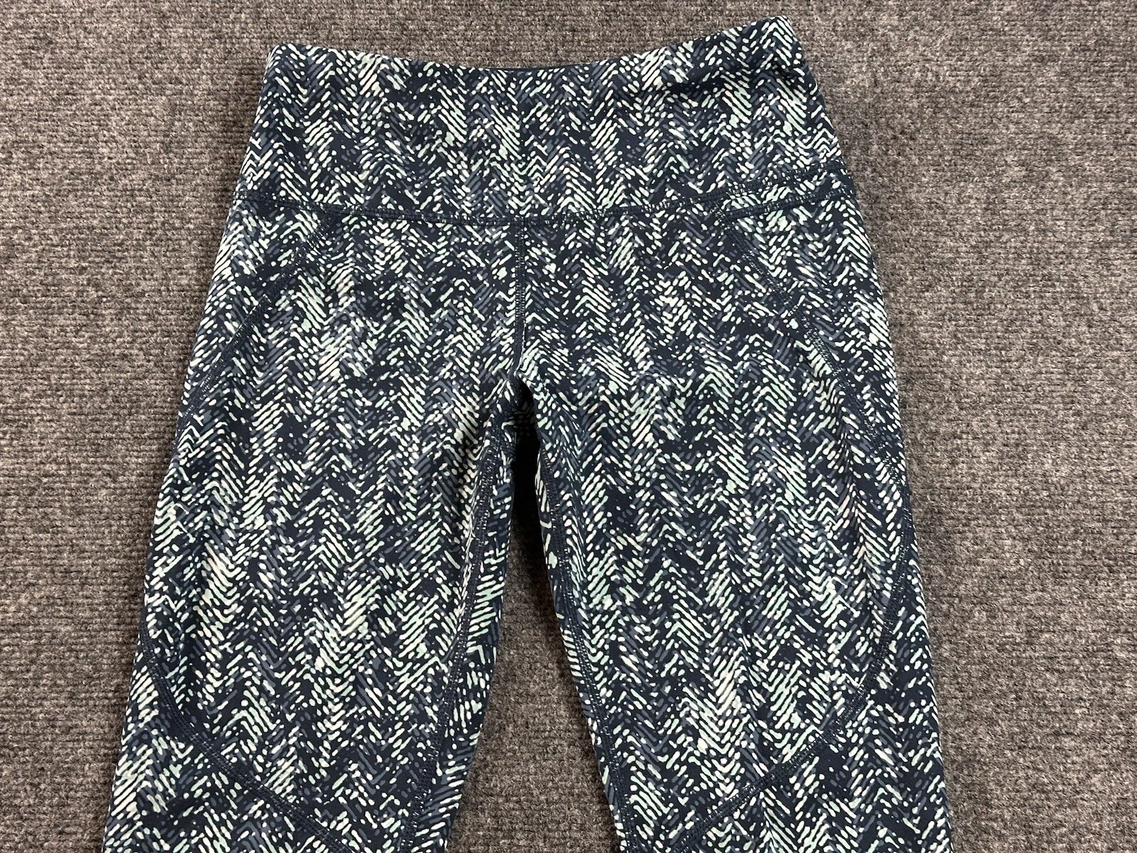 sweaty-betty blue geometric power 7/8th length pocket athletic leggings
