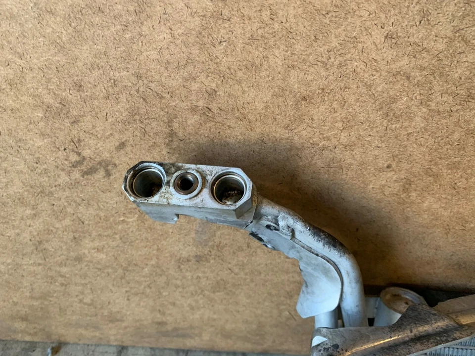 BMW 2007-2013 E90 E92 E82 M3 PASAJERO DERECHO MOTOR ENFRIADOR DE ACEITE RADIADOR FABRICANTE DE EQUIPOS ORIGINALES 65 K Foto 2 de 4