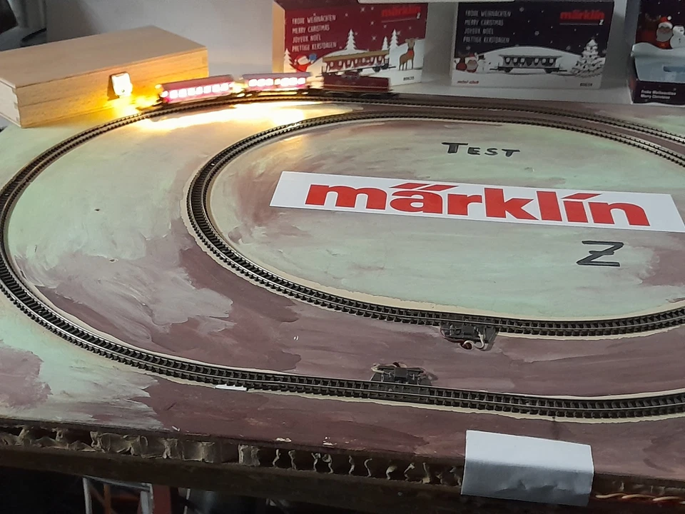 märklin Spur Z " das HIGHLGHT 2025 ---  der kleinste beleuchtete WEIHNACHTSZUG "