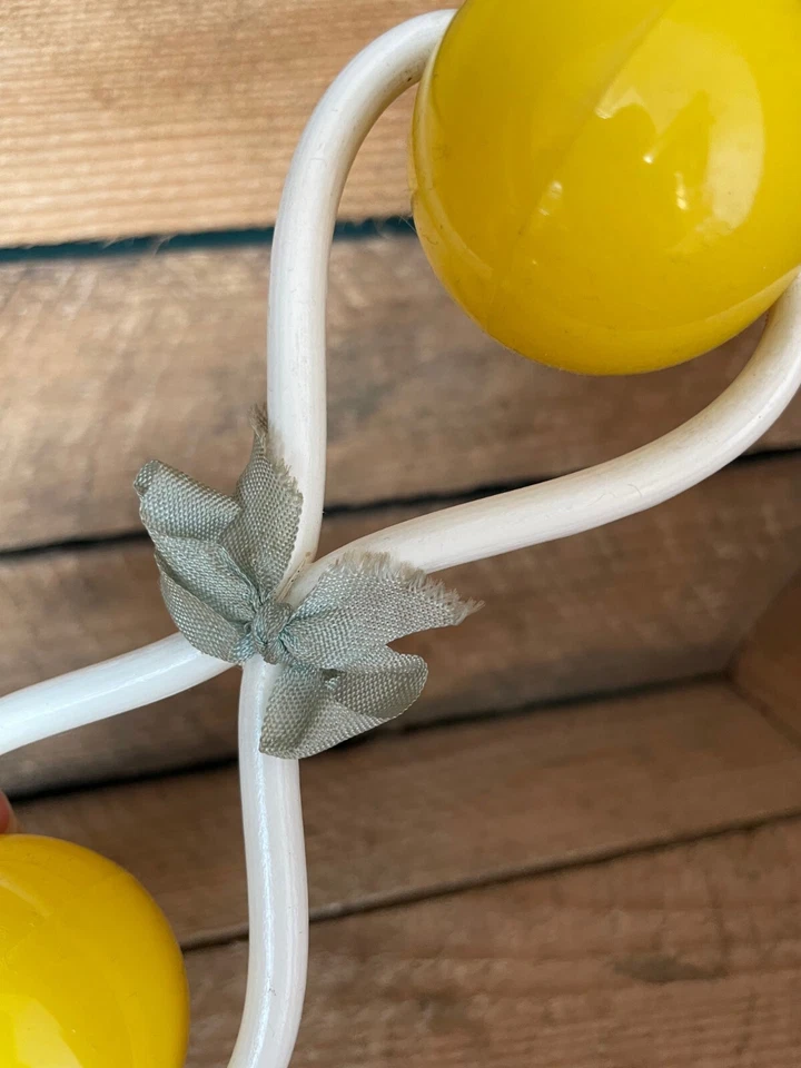 Hochet ancien en celluloïd - Photo 4/4