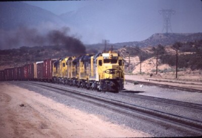 ATSF 2772 GP-30 CAJON PASS CA (SANTA FE) ORIGINAL SLIDE 05-02-84 T12-12 ...