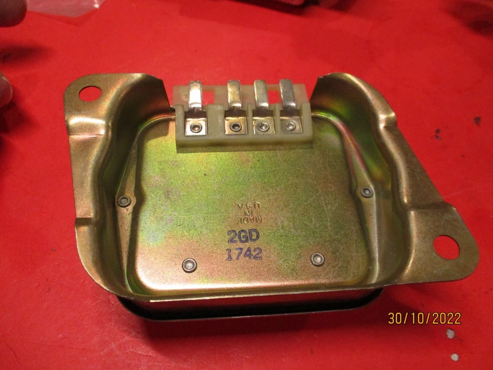 FORD-F100-F150-F250-LINCOLN-MERCURY-1962-92= HECHO EN EE. UU.=NUEVO- Regulador de voltaje Foto 4 de 4