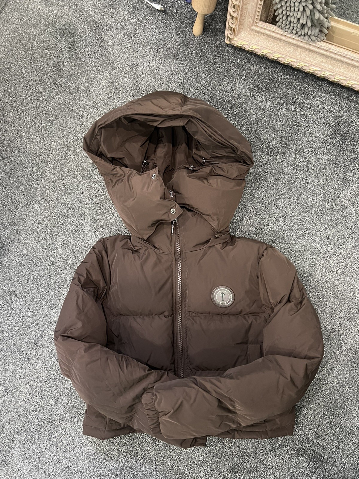 Trapstar Cropped Puffer Jacket Brown Womens Small Logo Hood Pockets BNWT✅