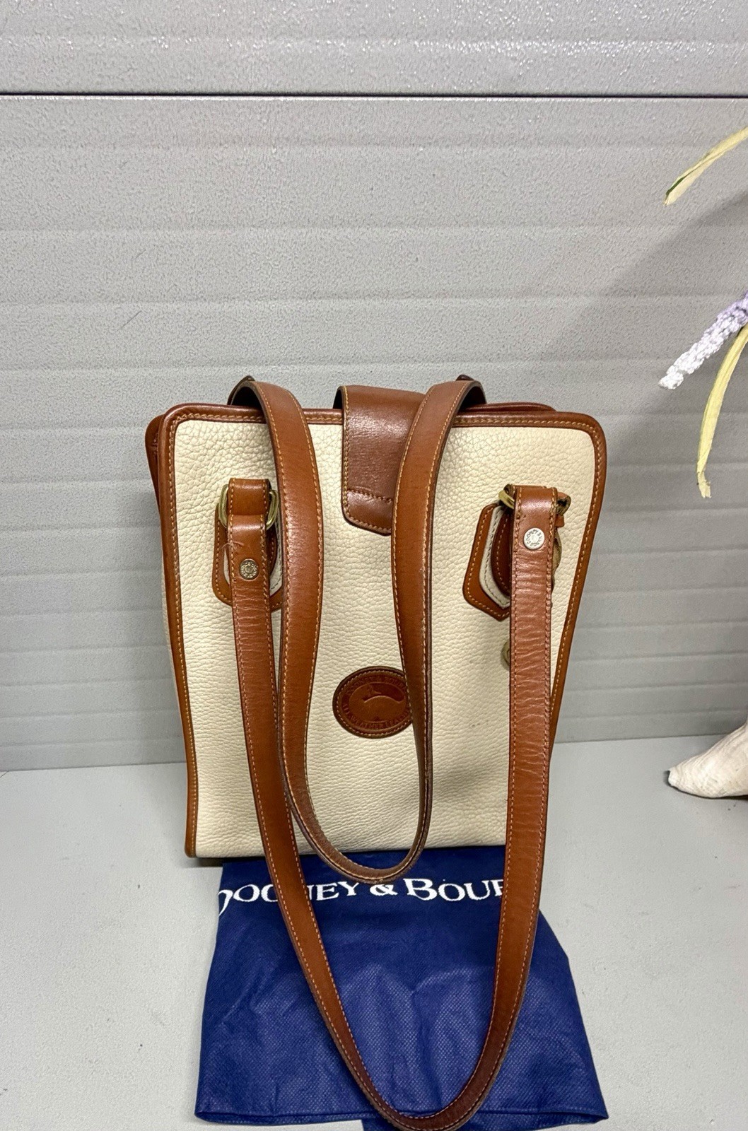 Vintg. “RARE” 80’s Dooney and Bourke Calico Cream AWL Square Shoulder Bag-Cute! image 7