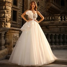 Elegant Lace Appliques Wedding Dresses A-line Strapless Tulle Pleat Bridal Gowns